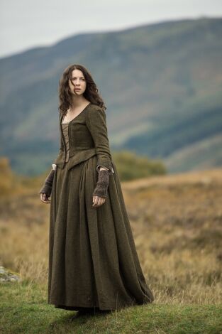 Outlander. T(T2). Outlander (T2): Ep.1 A través de un cristal, oscuramente