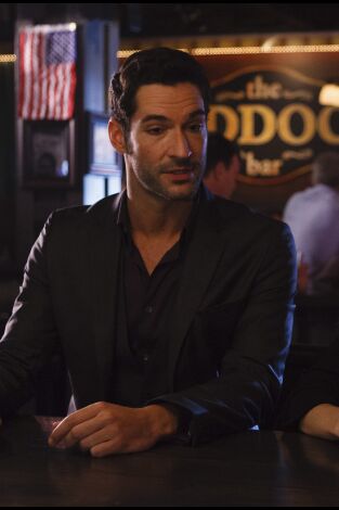 Lucifer. T(T1). Lucifer (T1): Ep.5 Bonitoz zapatos