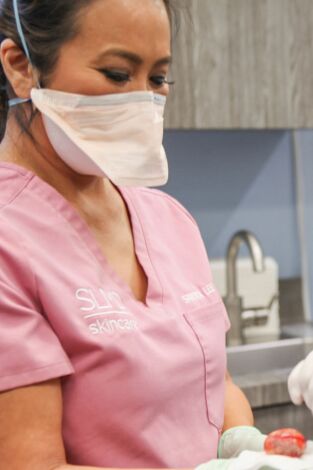 La doctora Lee. T(T8). La doctora Lee (T8): ¿Las iguanas tienen granos?