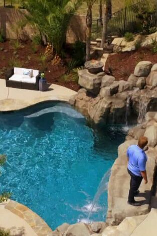 Piscinas de ensueño. Piscinas de ensueño: Una piscina de vacaciones al lado del lago.