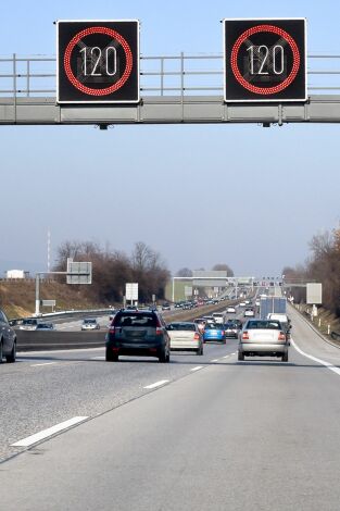 A8, emergencia en la autopista, Season 1. A8, emergencia en la...: Ep.13