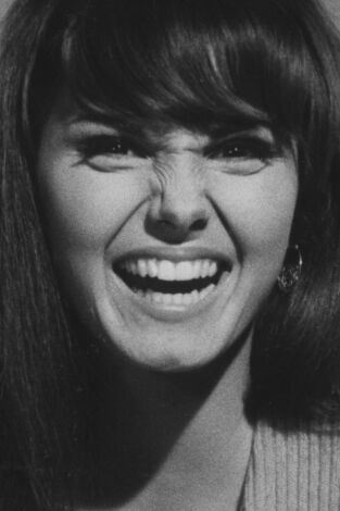 Playboy al descubierto. Playboy al descubierto: En 1968, la actriz Victoria Vetri se convierte en la Playmate del año.  Cuando Charles Manson asesin