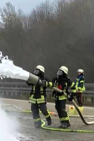 A8, emergencia en la autopista. A8, emergencia en la...: Ep.9