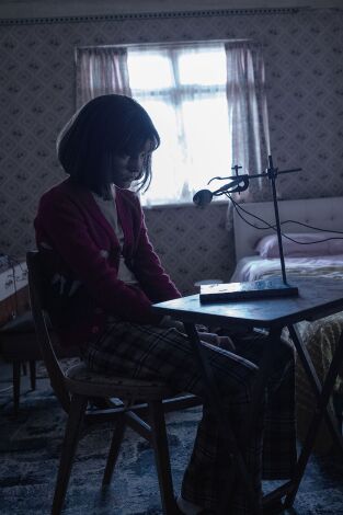El poltergeist de Enfield. T(T1). El poltergeist de... (T1): Ep.2 Fuerzas desconocidas