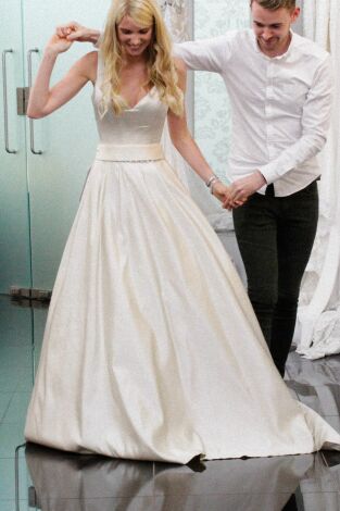 ¡Sí, quiero ese vestido! UK. T(T4). ¡Sí, quiero ese... (T4): Un séquito con demasiadas opiniones
