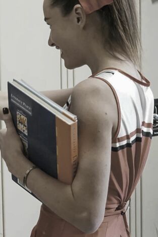 Hermanas y asesinas. Hermanas y asesinas: Un tiro en la oscuridad