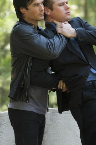 Crónicas vampíricas. T(T8). Crónicas vampíricas (T8): Ep.5 Volver a casa fue un error