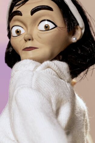 Mujeres con hombreras, Season 1. T(T1). Mujeres con... (T1): Ep.2 ¿Quieres? ¿Quieres? ¡Compra!