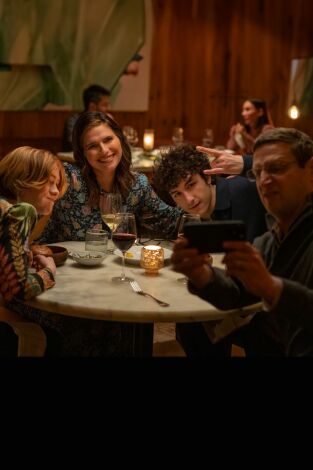 La empresa de las sillas. T(T1). La empresa de las... (T1): Ep.1 J*der, cómo vuela el tiempo