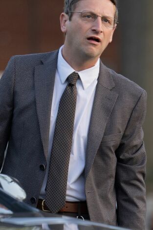 La empresa de las sillas. T(T1). La empresa de las... (T1): Ep.2 Sangre nueva, cinco Rones