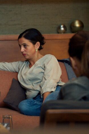 Couples Therapy. T(T1). Couples Therapy (T1): 104