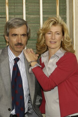 Cuéntame cómo pasó. T(T9). Cuéntame cómo pasó (T9): Ep.8 Camisas de once varas