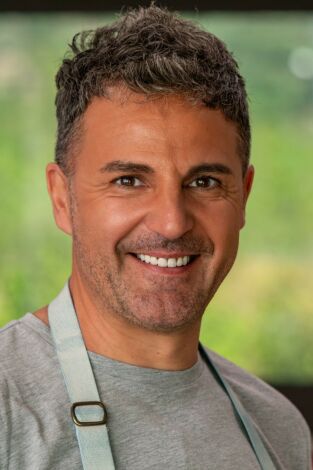 Cuina amb Santi Taura. T(T8). Cuina amb Santi... (T8): Lassanya de peix amb espinacs a la crema