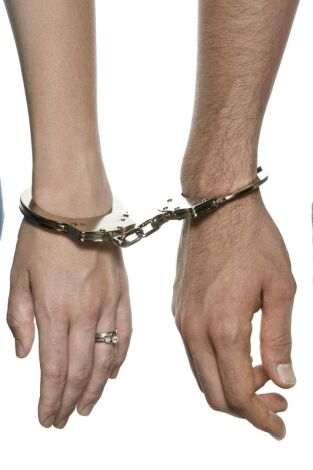 Parejas asesinas. Parejas asesinas: Erika y Benjamin Sifrit