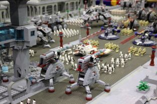 Megafactorías. Megafactorías: Lego