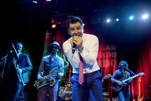 Un lugar llamado mundo. T(T2). Un lugar llamado... (T2): Eli Paperboy Reed, L.A. M.O.D.A. y Rebeca Jimenez