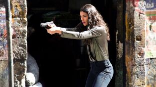 S.W.A.T.: Los hombres de Harrelson. T(T2). S.W.A.T.: Los... (T2): Ep.12 Los Huesos