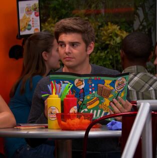 Los Thundermans. T(T4). Los Thundermans (T4): Ep.30 Cita amañada