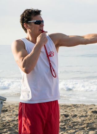 Angie Tribeca. T(T2). Angie Tribeca (T2): Ep.3 Los delincuentes de la playa