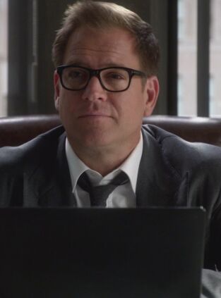 Bull. T(T4). Bull (T4): Ep.1 Día de parto