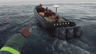 Alerta en el mar. Alerta en el mar: Mafias Cruzando la Frontera