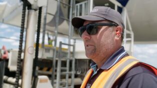 Dentro del Aeropuerto de Sidney. T(T1). Dentro del... (T1): Exceso de equipaje