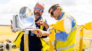 Dentro del Aeropuerto de Sidney. T(T1). Dentro del... (T1): Reparado y a volar