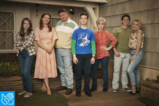 (LSE) - El joven Sheldon. T(T7). (LSE) - El joven... (T7): Ep.9 (LSE) - Un artículo elegante y una beca para un bebé