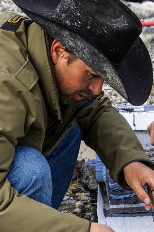 Oro bajo cero. Oro bajo cero: El ascenso y la caída del Imperio Rubí