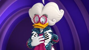 Disney Junior Mickey Mouse Funhouse. T(T3). Disney Junior... (T3): Chickie Boo-Boo, ¿dónde estás? / ¡Los héroes del patio!