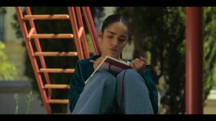 Ayla y los Mirror. T(T1). Ayla y los Mirror (T1): Ep.1 Fuera de lugar