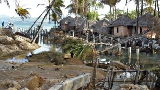 Tsunami: La carrera contra el tiempo. Tsunami: La carrera...: Tailandia