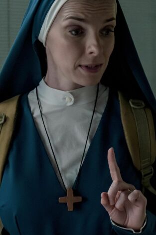 Mrs. Davis. T(T1). Mrs. Davis (T1): Ep.5 Un Buen Lugar para Beber para Tomar el Control de Tu Bebida