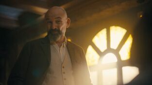 Watson. T(T1). Watson (T1): Ep.7 Marcas dentales