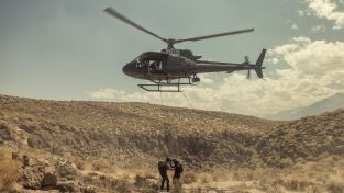 Famosos en peligro con Bear Grylls. Famosos en peligro con...: Rob Riggle en el desierto de la Gran Cuenca