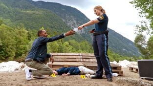 Asesinatos en la montaña. T(T5). Asesinatos en la... (T5): Ep.6 Nieve de sangre