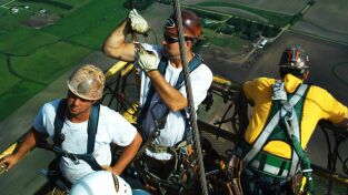 Ingeniería. Ingeniería: Cambiar la antena gigante