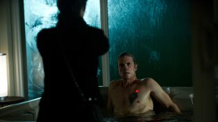 Motive. T(T1). Motive (T1): Ep.5 Enemigo público