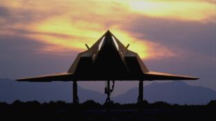 Iconos del cielo. Iconos del cielo: Nighthawk