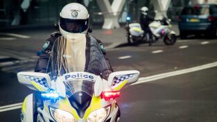 Policías en moto. T(T2). Policías en moto (T2): Cinturón de seguridad