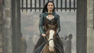 The Outpost. T(T2). The Outpost (T2): Ep.8 Una corona para la reina