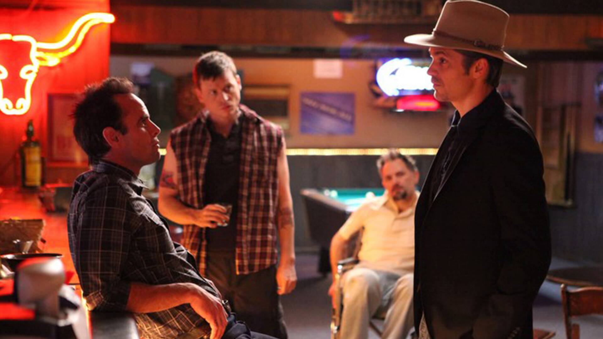 Justified: la ley... (T3): Ep.7 El hombre tras el telón