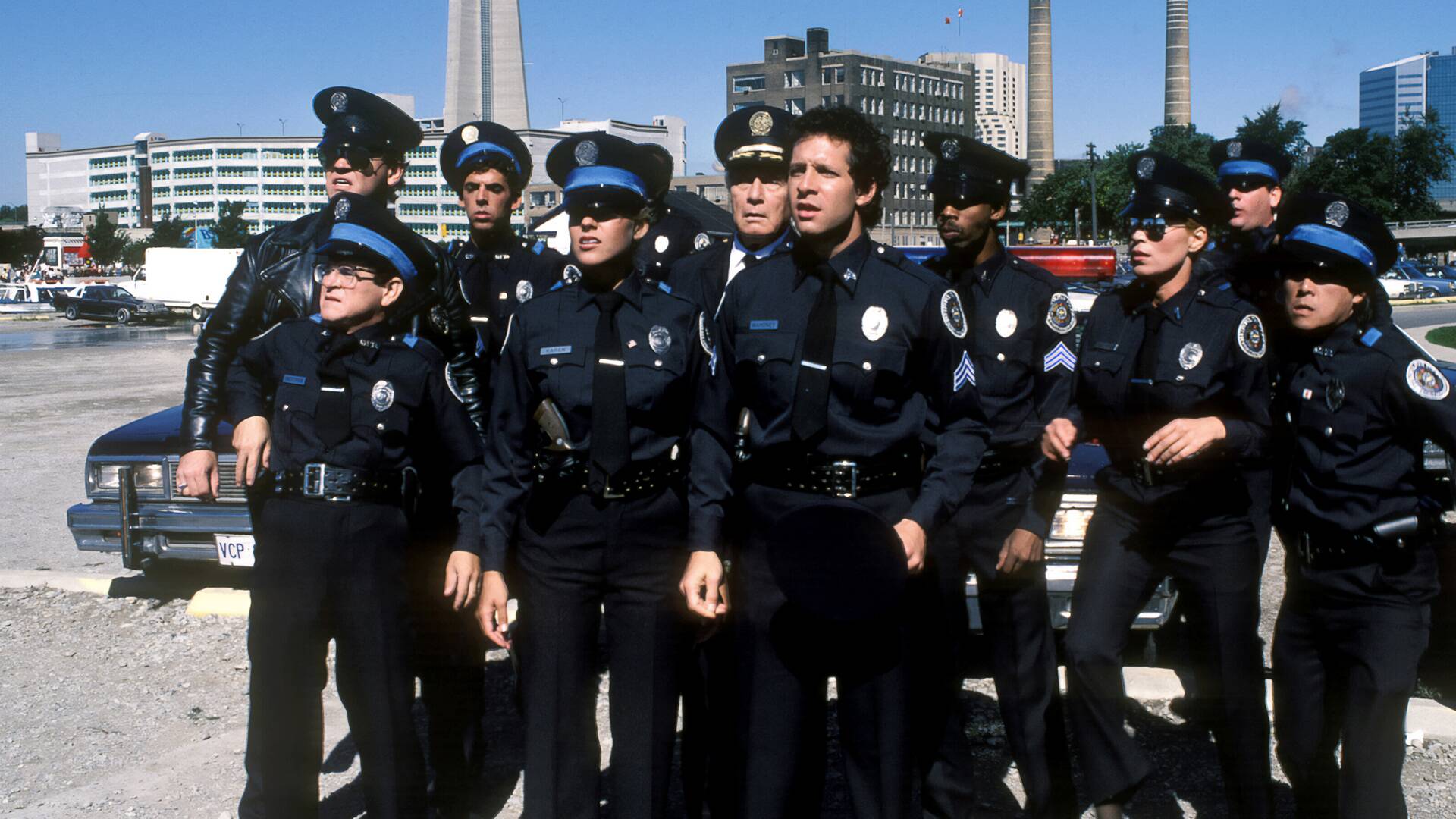 Loca academia de policía 3: de vuelta a la escuela
