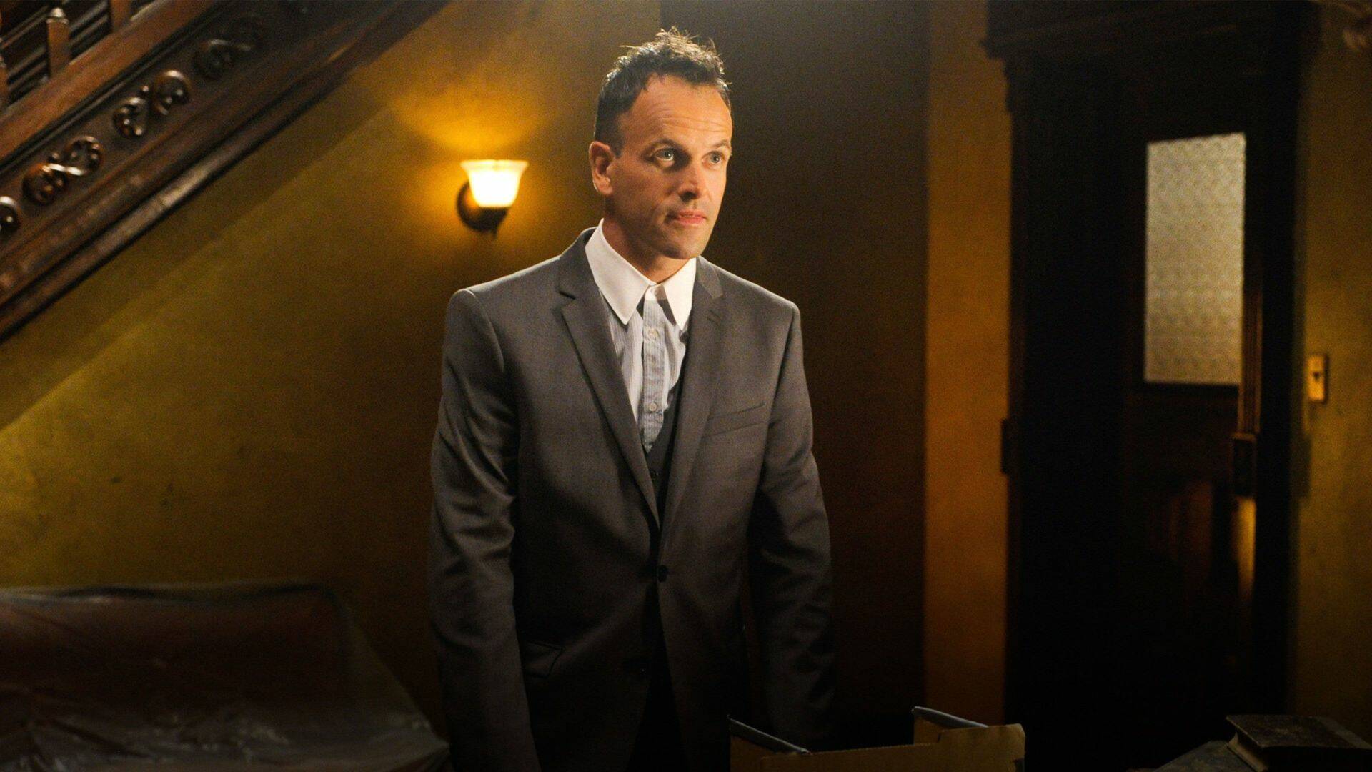 Elementary (T3): Ep.24 Una caída controlada