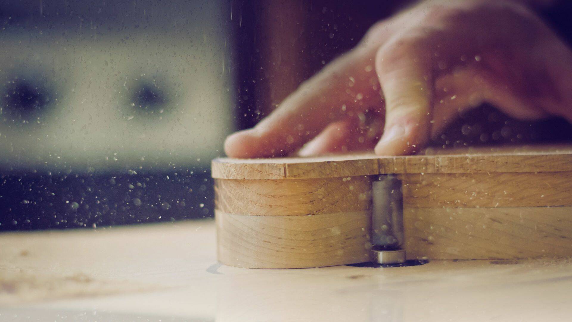 Así se hace,... (T19): Césped, tiras de carne curada, trituradoras de madera y bolos