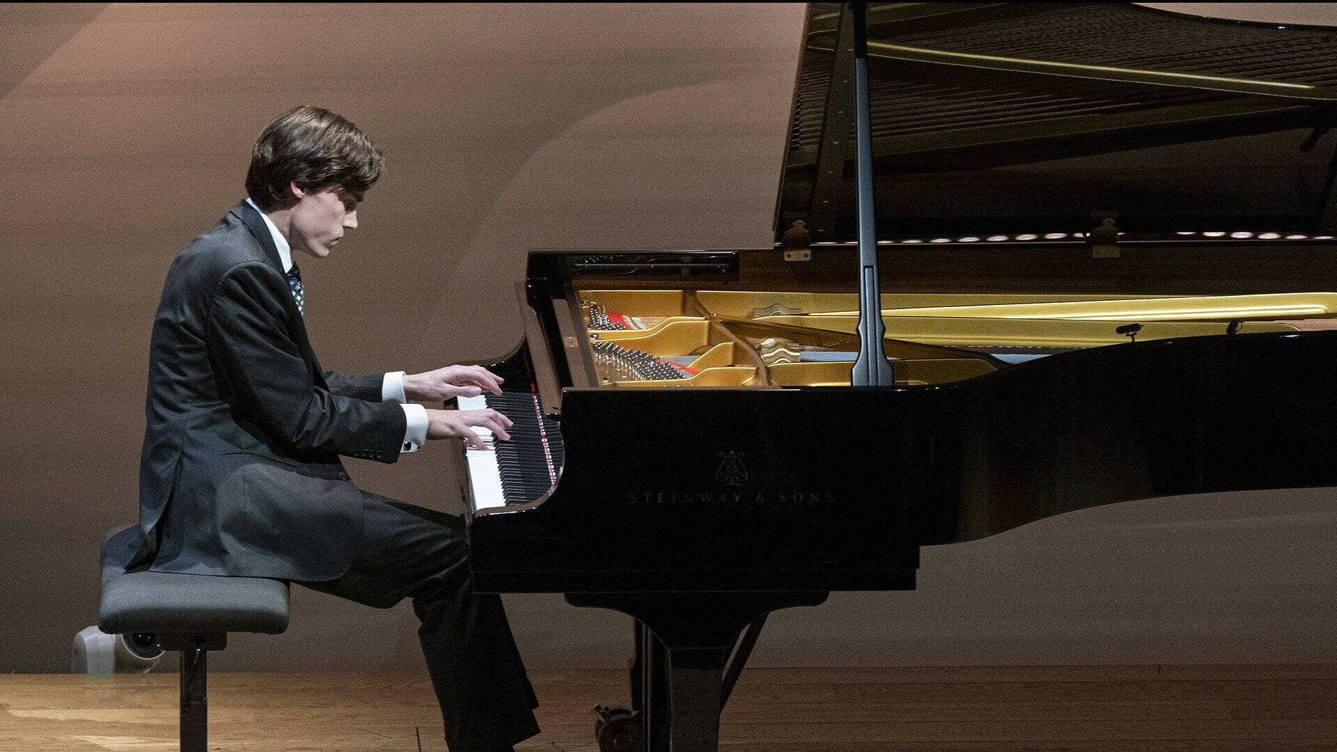 Jaeden Izik-Dzurko: Medtner, Ravel, Rachmaninov - Fondation Louis Vuitton