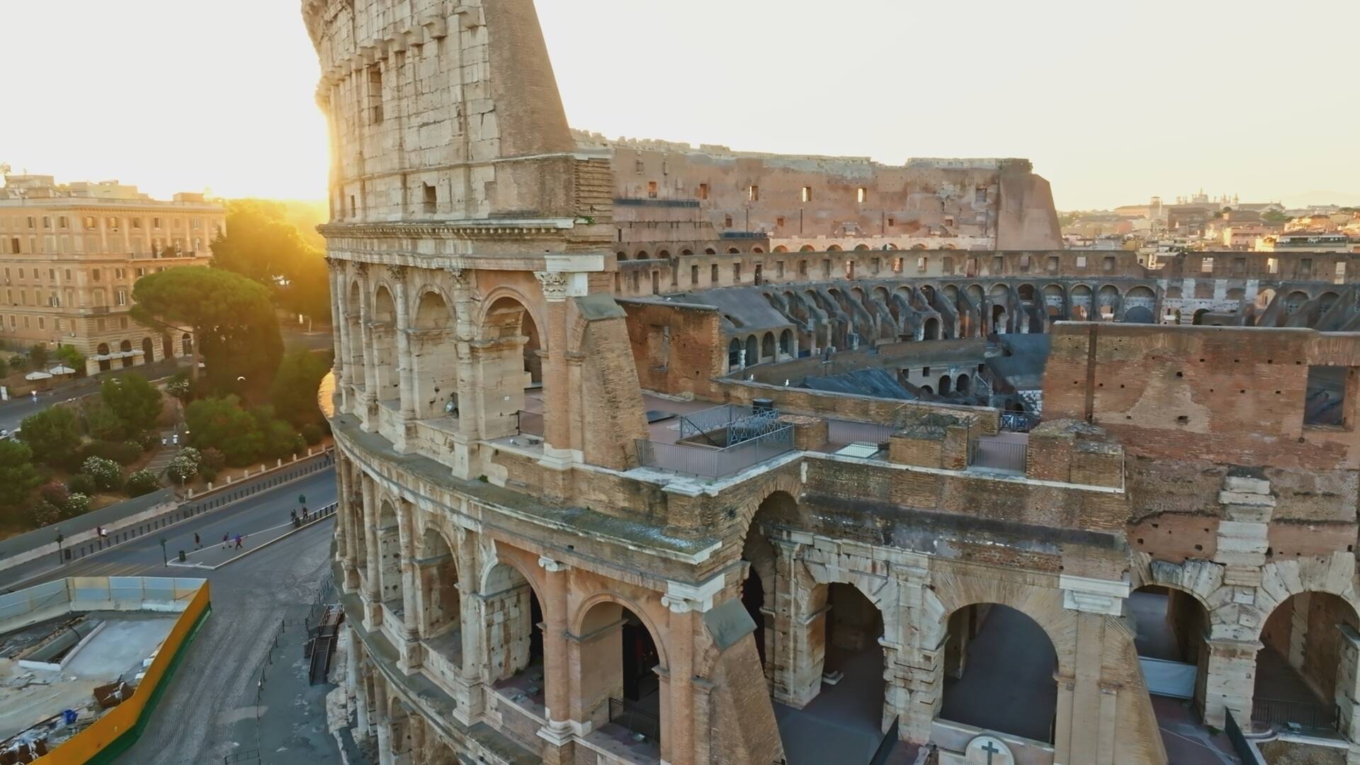 Coliseo: ascenso y caída: Origen