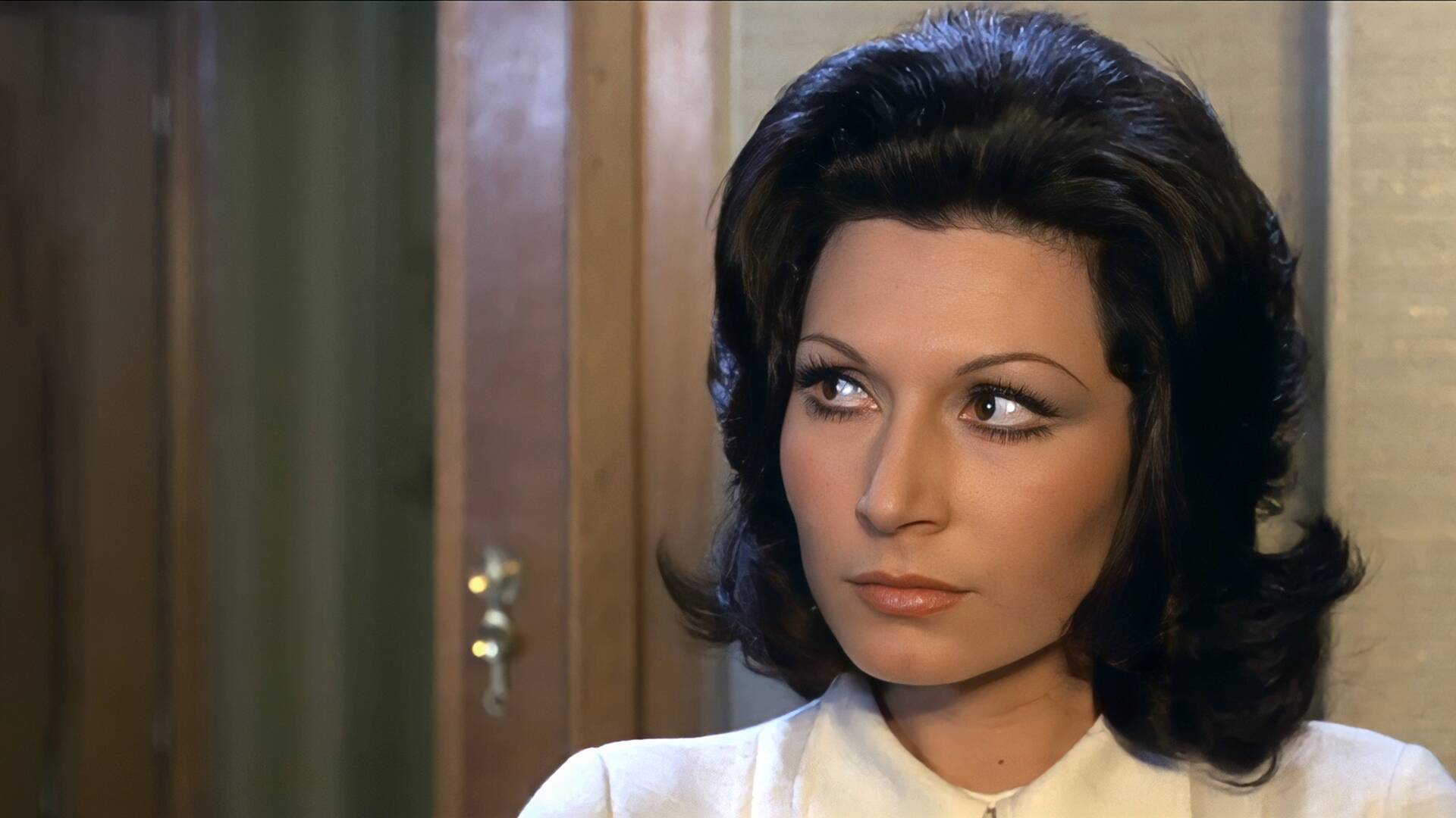 Una chica casi decente