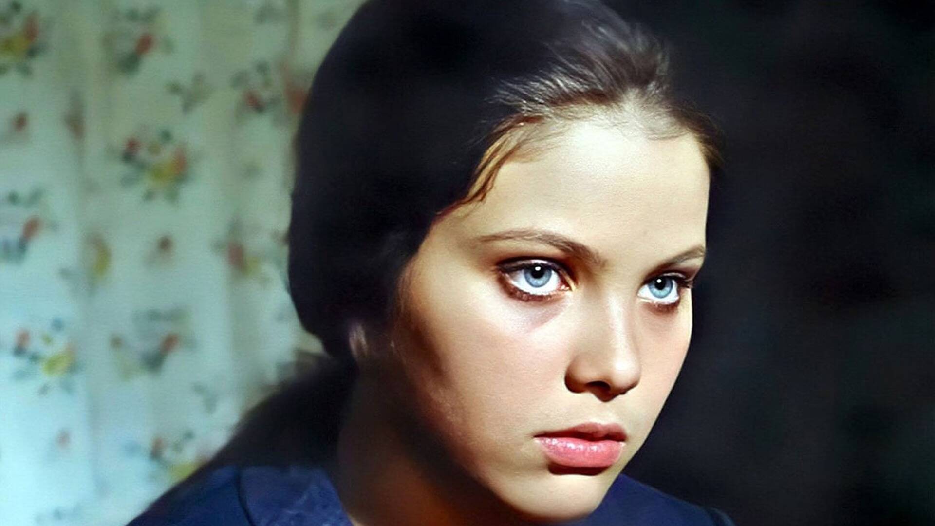 Una chica y un señor