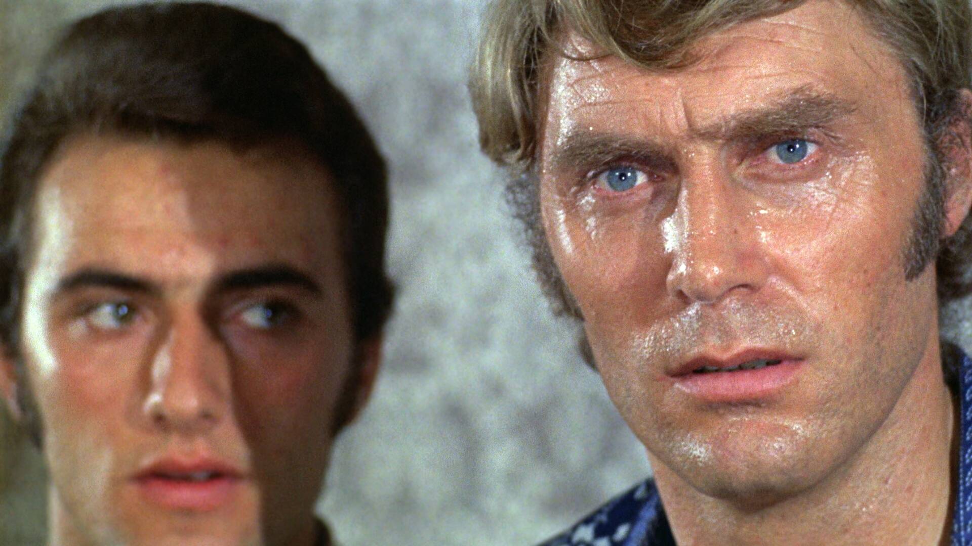 La muerte desciende ligera